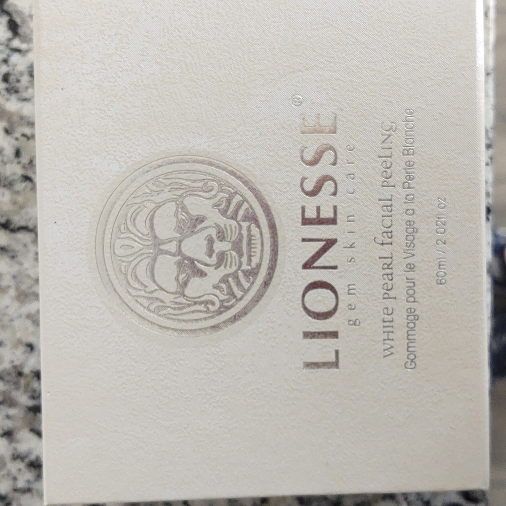 Lionesse White Pearl Facial Peeling